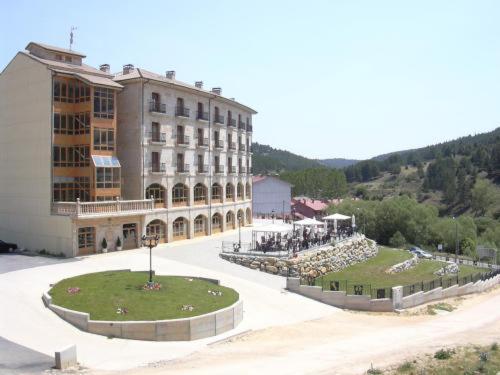 Hotel Manrique De Lara San Leonardo de Yagüe Exterior foto